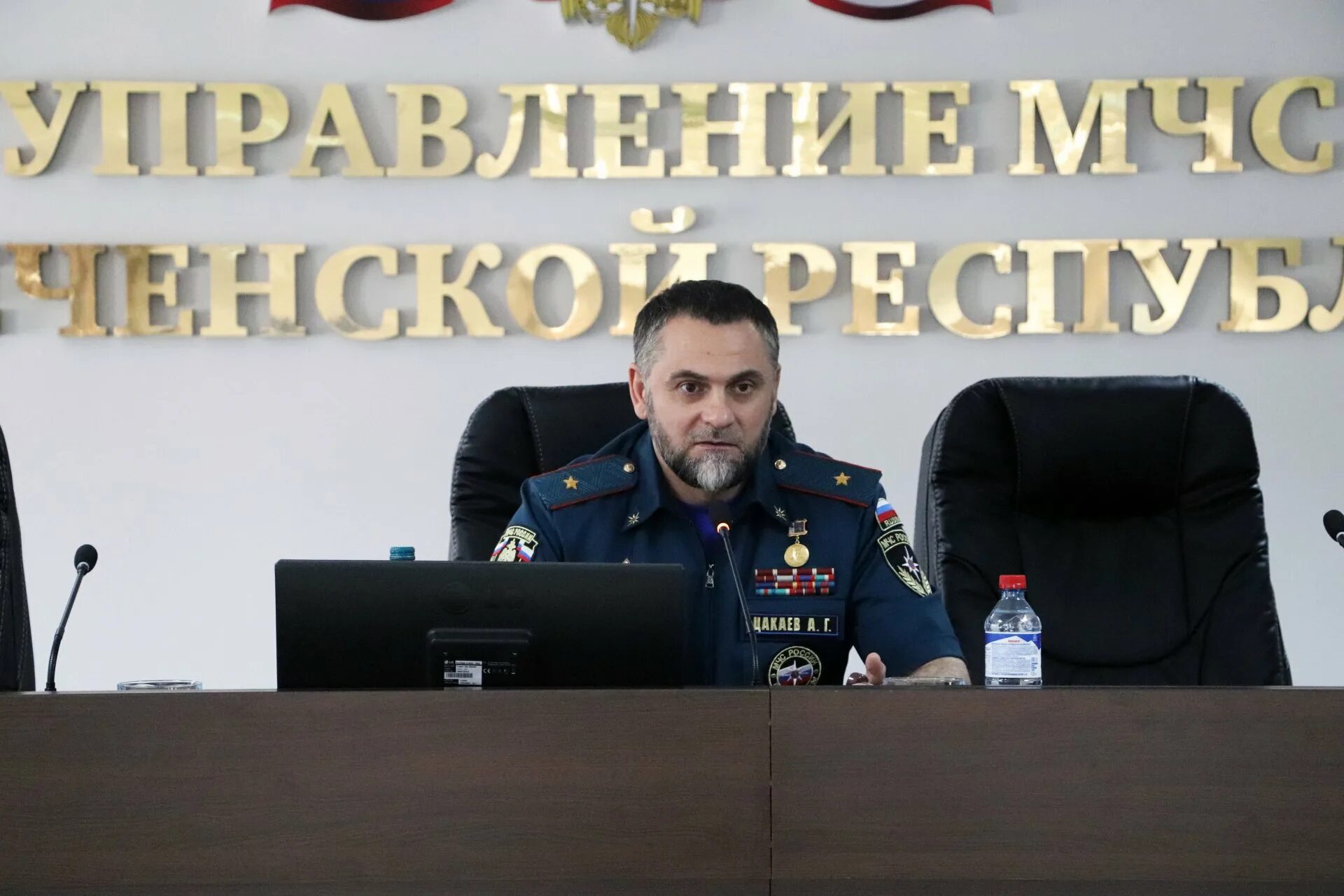 Глава мчс чеченской республики цакаев. Цакаев мчс чечня. начальник мчс чеченской республики.
