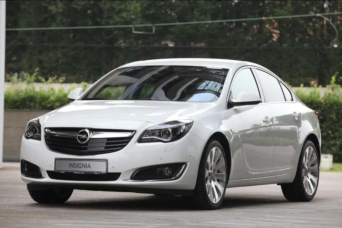 Инсигния рестайлинг. Opel insignia 2014. опель инсигма 2014. opel инсигния 2014. opel insignia 2025 wagon.