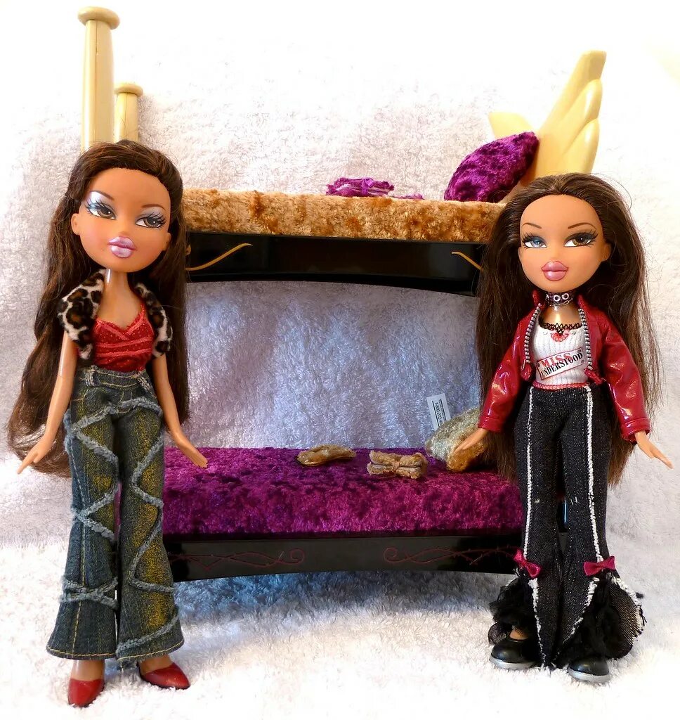 Братц близняшки. Братц Тесс. Bratz 2nd Edition Twins Nona and Tess Dolls + Furniture. Bratz Nona Tess. Bratz Twiins Nona Tess.