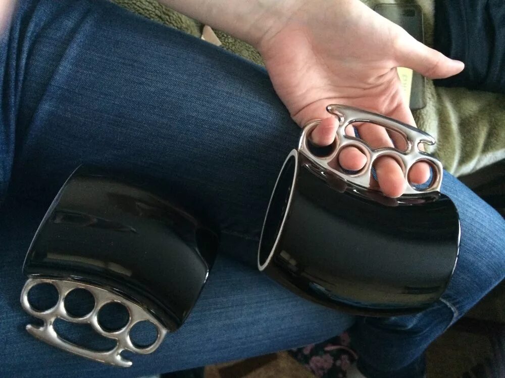 кастет наказание за ношение. кастет огпу 1917-1927. кастет на руке. изъяли кастет. кастет.