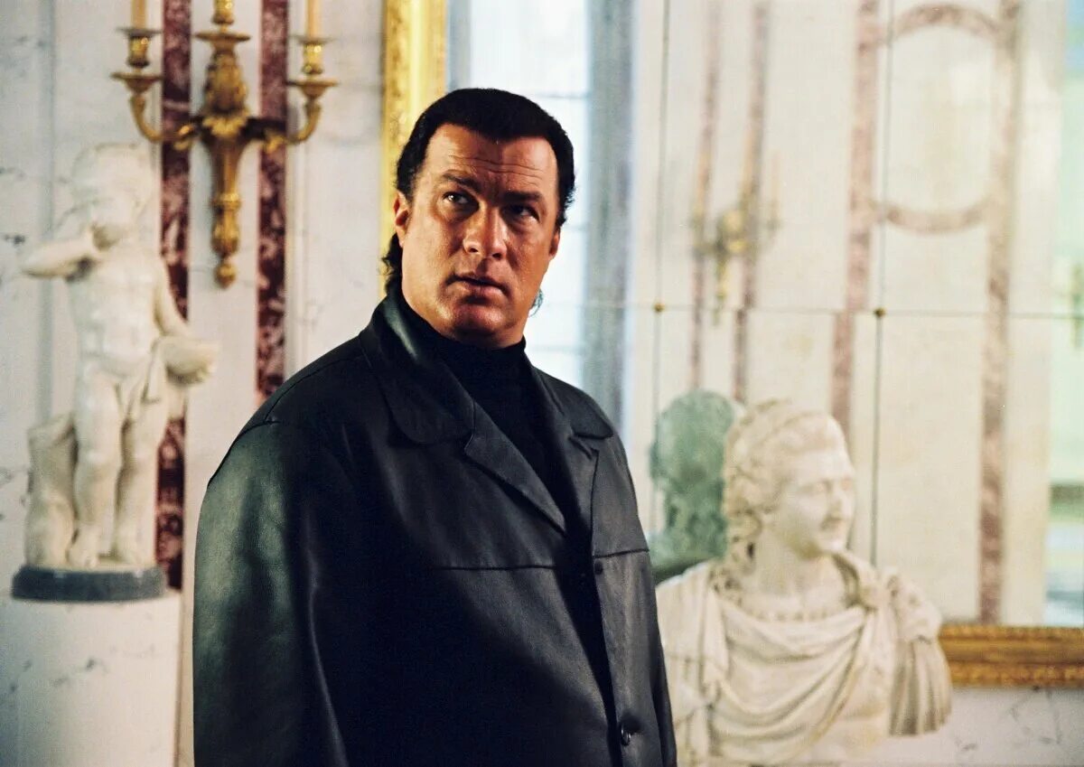 джеки чан foreigner. джеки чан фото 2017. джеки чан 2021 год. иностранец фильм 2017 джеки. джеки чан фото.