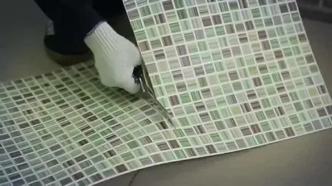На что клеить пвх плитку на стену