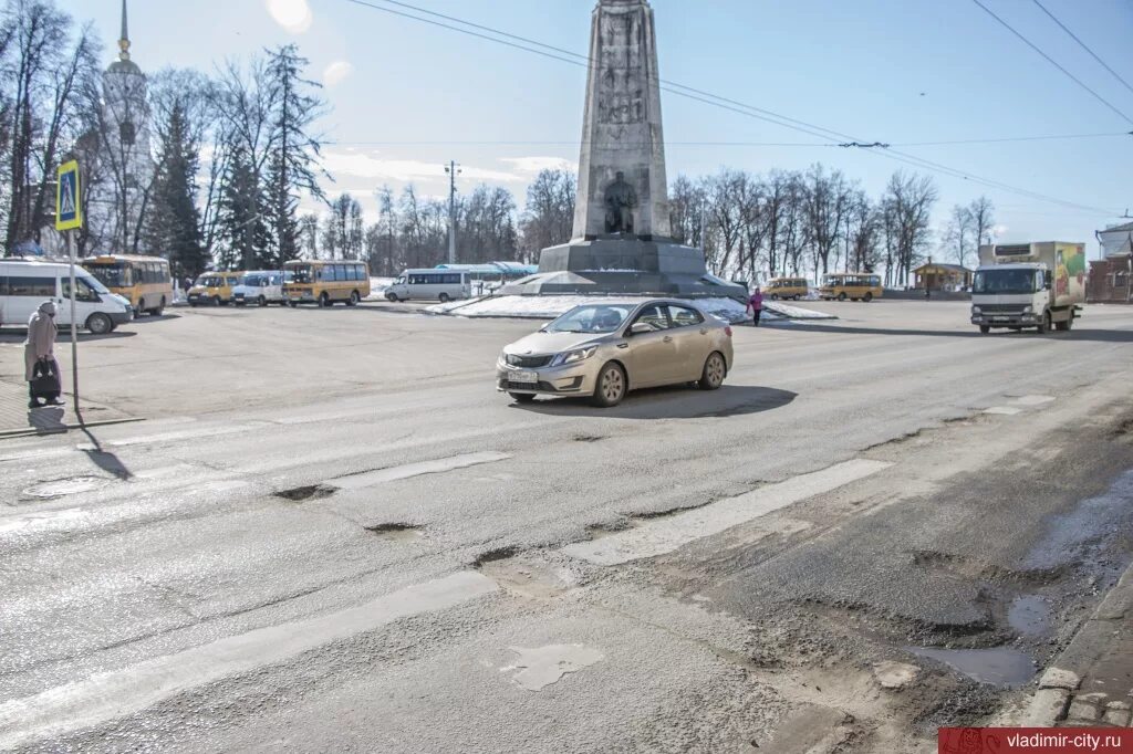 Дороги города владимира. Ремонт дороги во Владимире. Харцызск центр дороги.