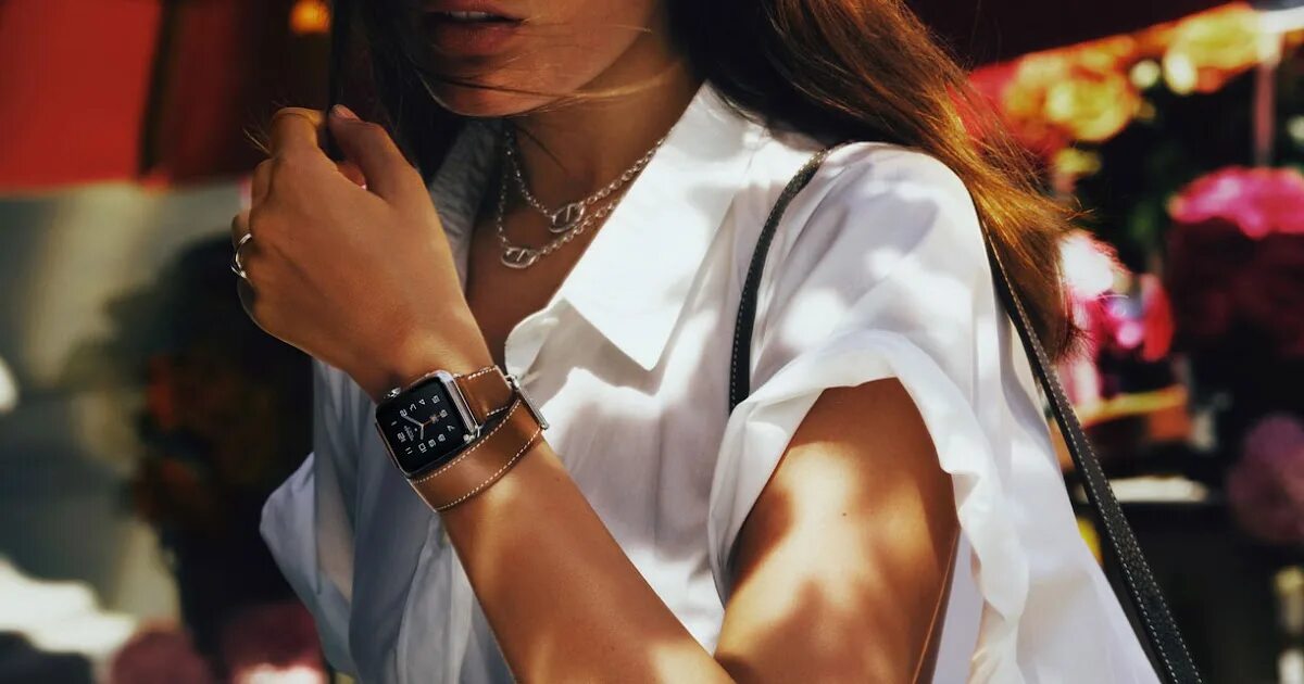 Apple watch 9 hermes. Эпл вотч Хермес 1. Хермес Эппл. Apple watch Hermes. Эппл вотч на женской руке.