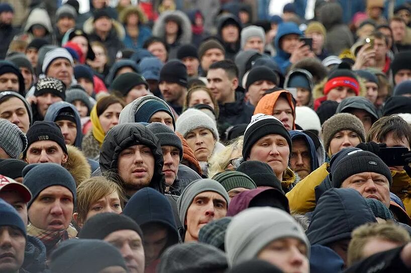 Стихийный митинг в Кемерово.