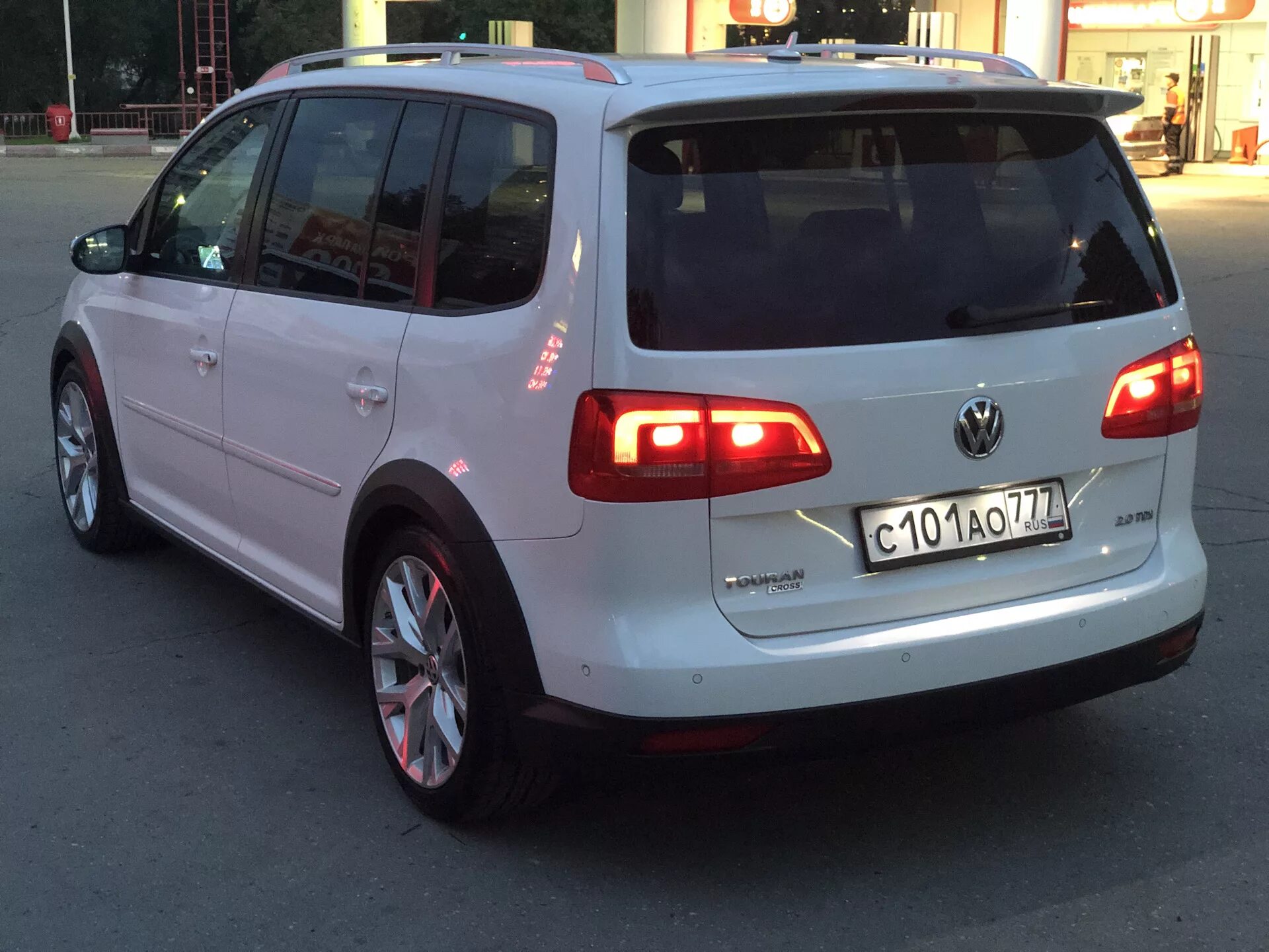 Минивэн фольксваген туран. Туран фольксваген 2013г. С. Volkswagen touran 2. Volkswagen touran серый.