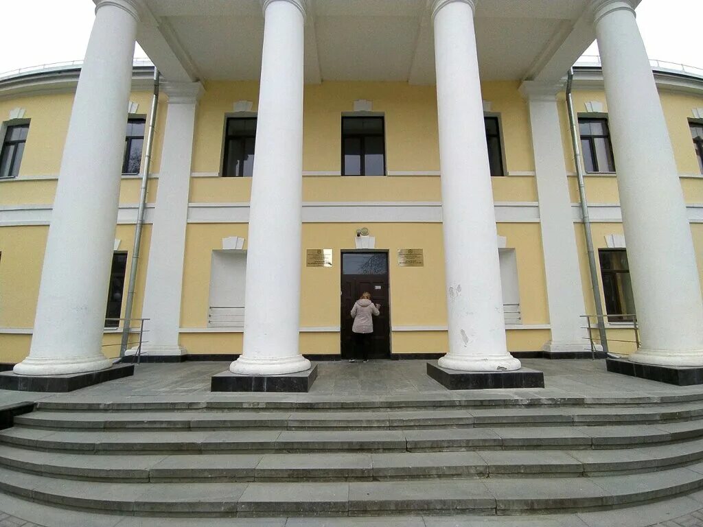 Медицинский колледж симферополь после 9 класса. Мед колледж на карла маркса. Преподаватели гаоу спо рк крымский медицинский колледж. Кмк крым мед колледж. Медицинский колледж симферополь карла маркса.