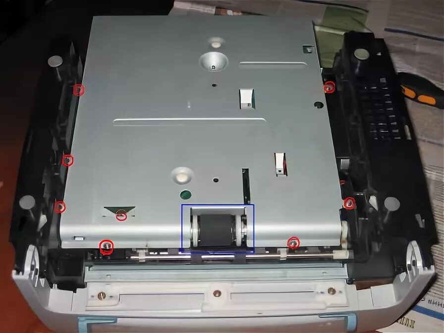 Samsung замена ролика захвата. Принтер самсунг мл 1520 ролик захвата. samsung 1210 ось ролика захвата. xerox phaser 3100 mfp ролик захвата. xerox 3020 ролик захвата бумаги.