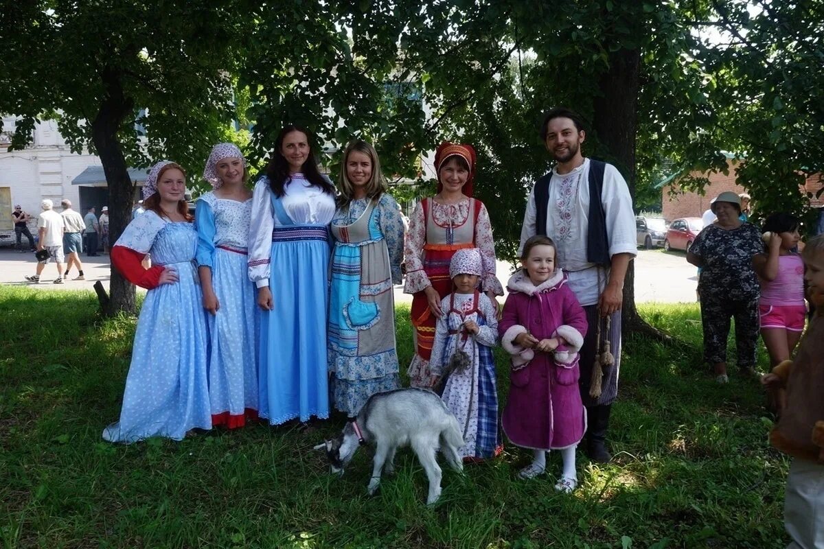Романовская овца фестиваль тутаев. Романовская овечка тутаев. Праздник романовская овца в тутаеве. День романовской. Романовская овца фестиваль тутаев.