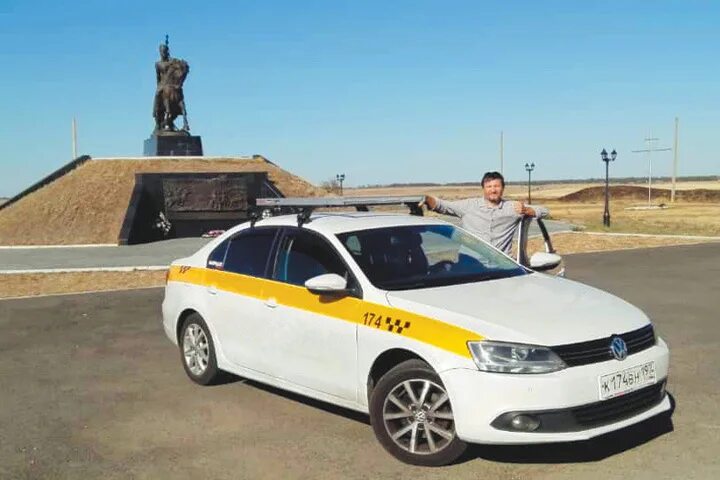 Такси глухих. Глухой водитель такси. Глухонемой таксист. Дмитров такси глухонемая