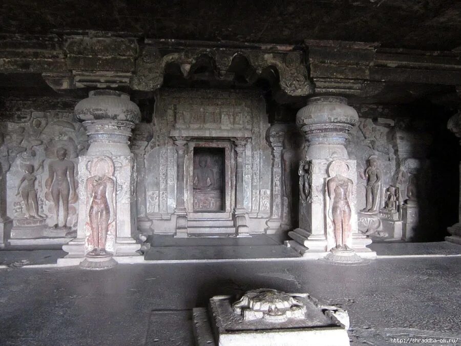 пещерный комплекс аджанта индия. пещерный храм в карли. пещерный монастырь аджанта. храмово монастырский комплекс в индии 7. храм аджанты в индии.