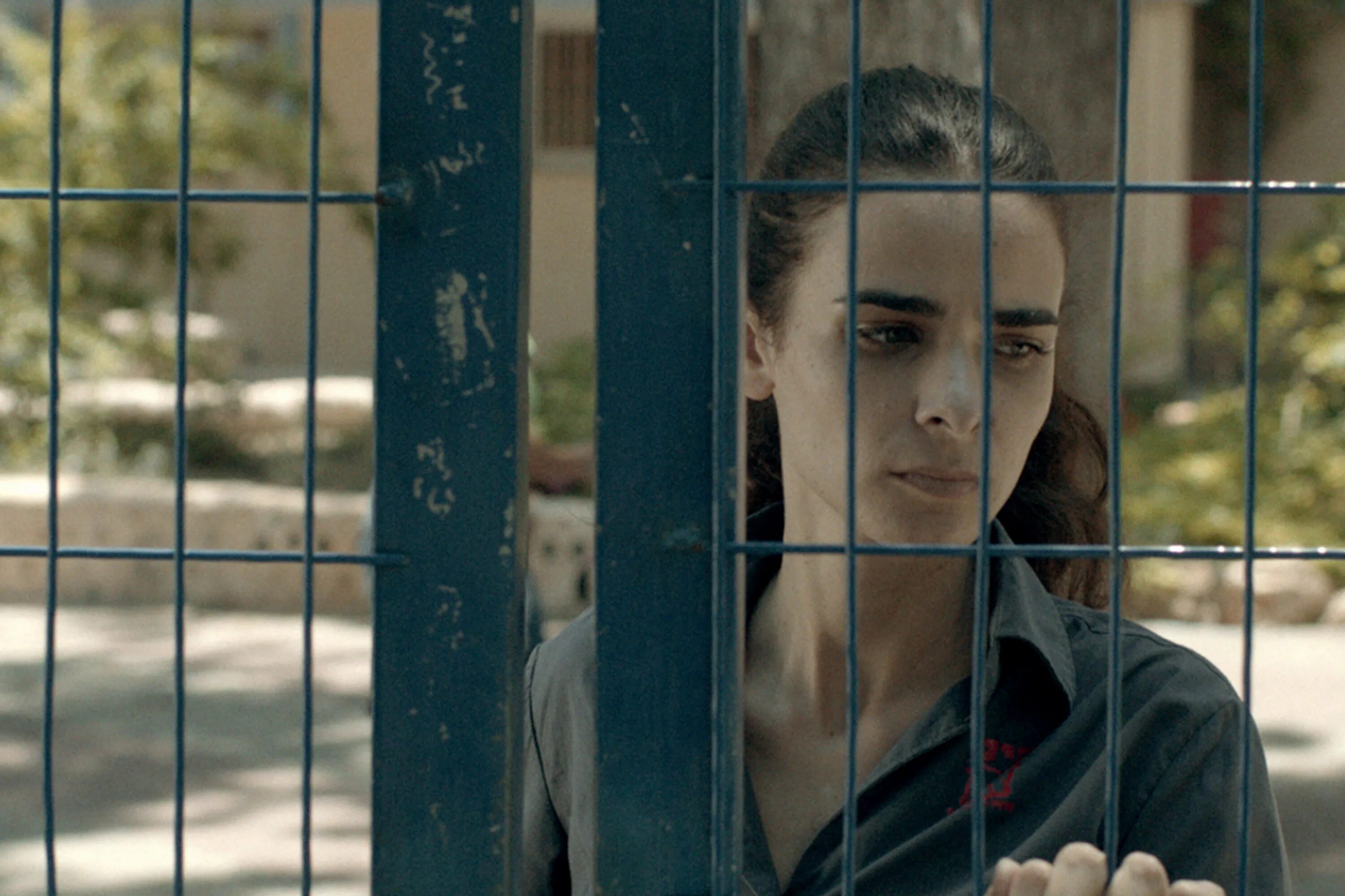 Next 2014. Next to her (2014). рядом с ней (2014).