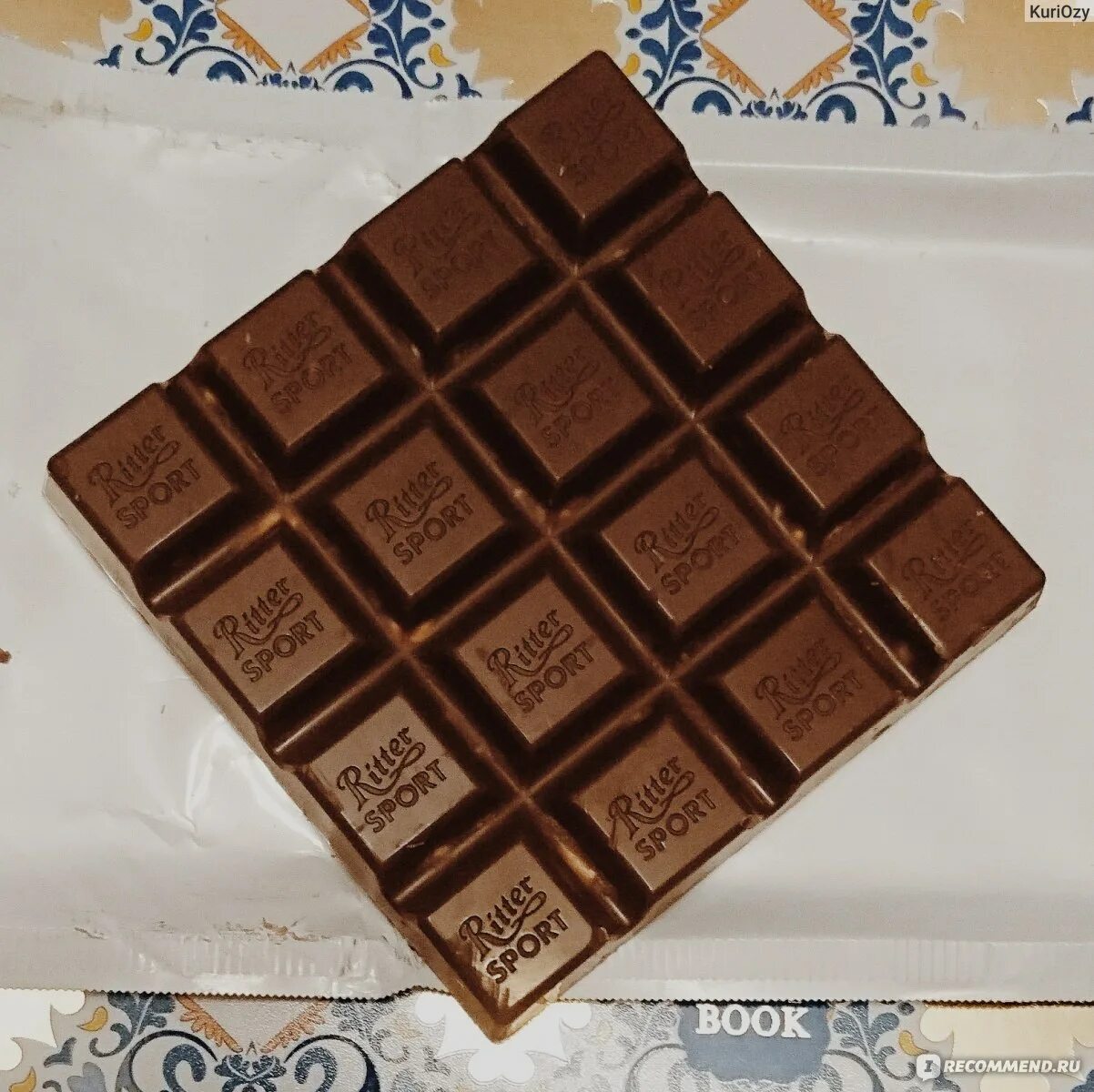 Шоколад квадрат. Шоколад квадратный. Квадратные шоколадки. Шоколад квадратиками. Шоколадки маленькие квадратные.