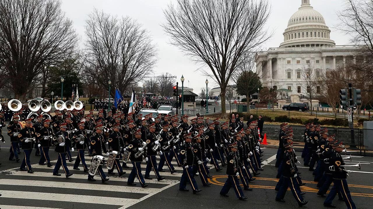 Парад в сша. Парад инаугурация президента США. Военный парад в США. Войска Вашингтона. Парад армии США.