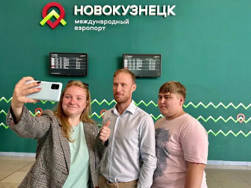 Работа в аэропорту новокузнецк. Аэропорт. Фото из аэропорта. Аэропорт спиченково новокузнецк. Аэропорт новокузнецк фото.