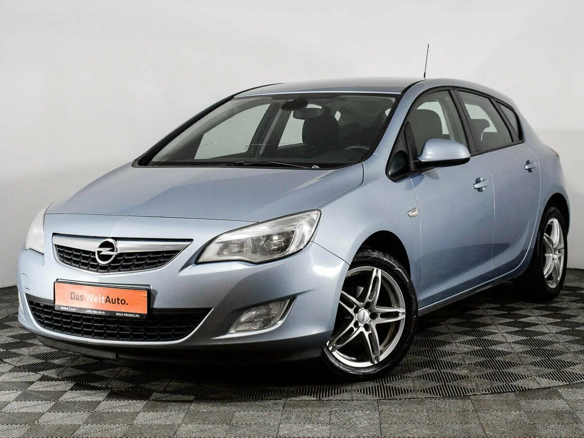 Купить опель j хэтчбек. Opel Astra j 2010. Opel Astra j 2010 1.6.