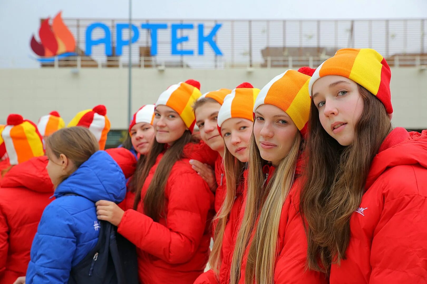 Артек лагерь зимой 2021. Артек Масхудян. Факел Артек. Артек флешмоб. Артек начало смен