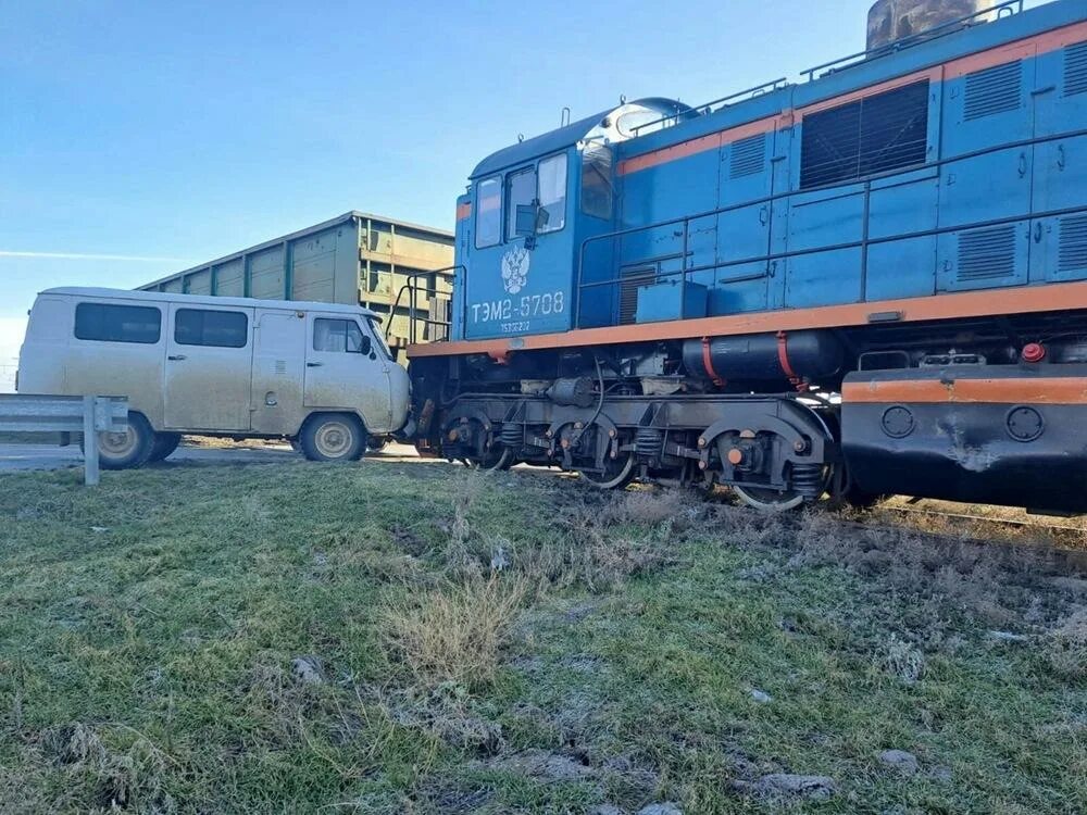 Жд зимовники. Тепловоз. Зимовники железная дорога.