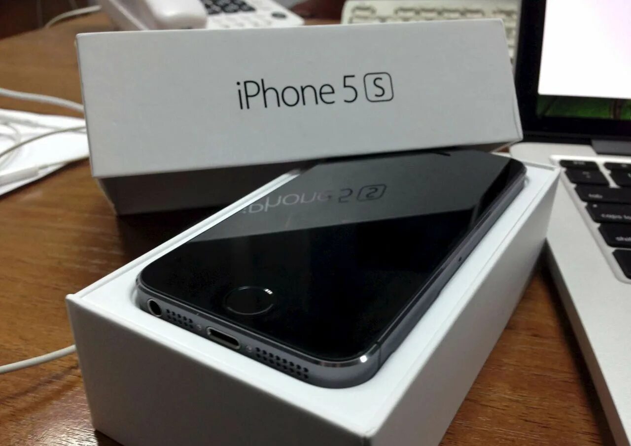 Куплю б у телефон москве. Iphone 5s 16gb черный. Iphone 5 16gb Black. Iphone 5s 32gb Black. Айфон 5 черный.