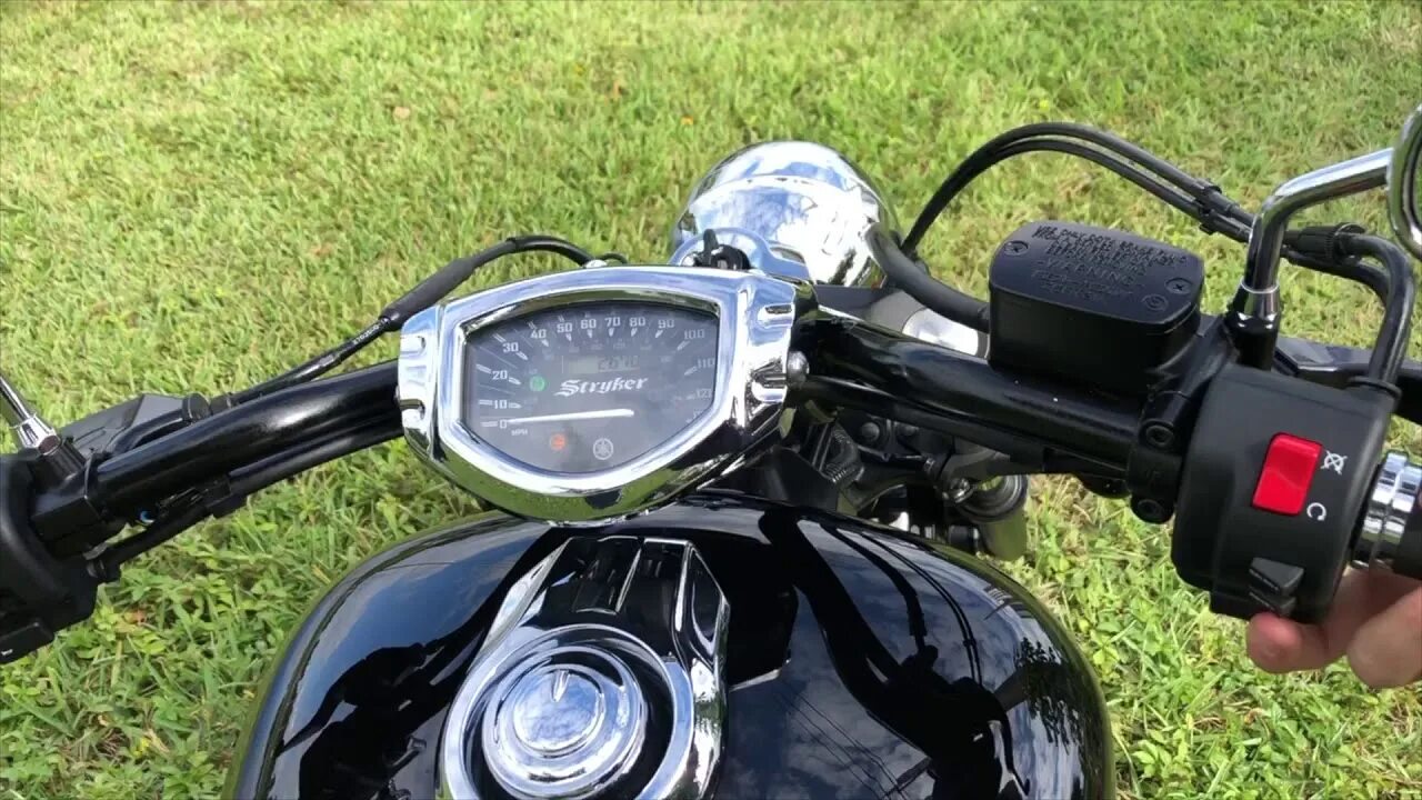 Кофр yamaha stryker боковой. Yamaha 1300 2011. Honda cb 1300. Видео 1300. Хонда втх 1800 боббер.
