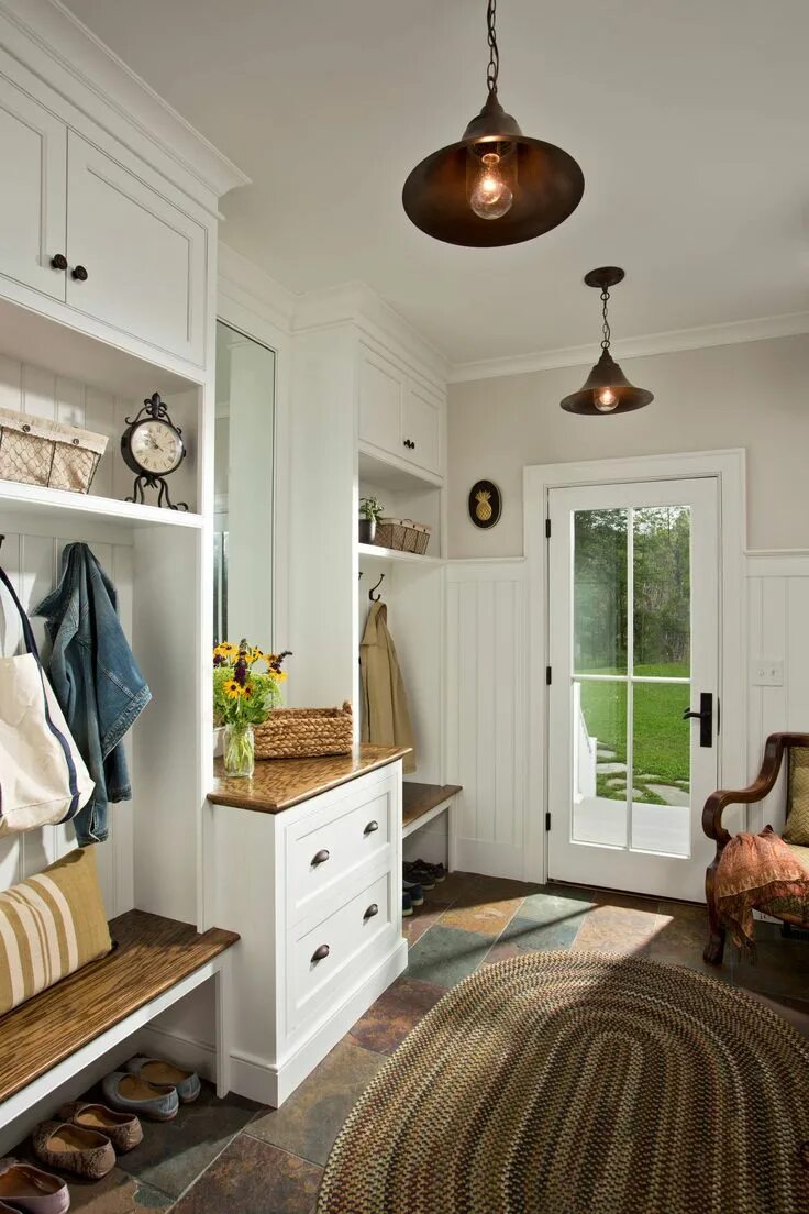 40 Stylish Entryways That Will Wow You (Photo Gallery) Modern farmhouse laundry 
