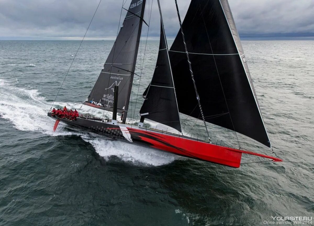 Яхта Команчи. Парусная яхта тримаран. Тримаран Volvo Ocean Race. Тримаран Корсар 31. Спортивные парусные суда