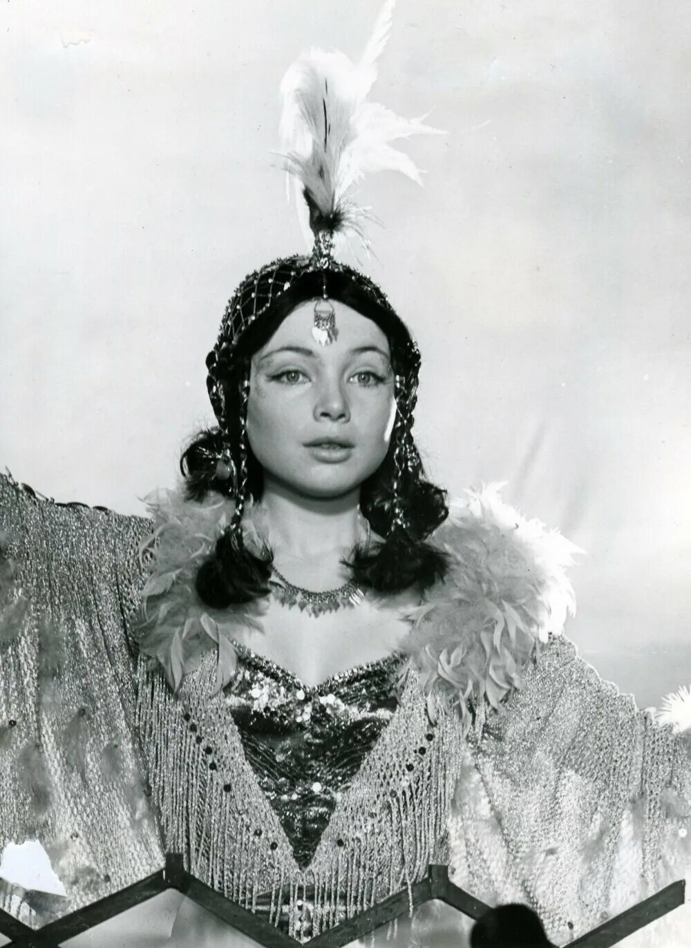 После дождичка в четверг фильм 1985. Олег табаков в фильме после дождичка в четверг. Марина яковлева после дождичка в четверг. После дождичка в четверг птица. После дождичка в четверг птица.