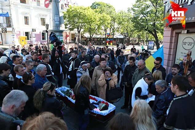 Сколько погибших в одессе. Одесса 2 мая дом профсоюзов. Одесса дом профсоюзов 2 мая 2014 погибшие. Погибшие в доме профсоюзов в Одессе. Жертвы в Одессе в доме профсоюзов 2 мая.