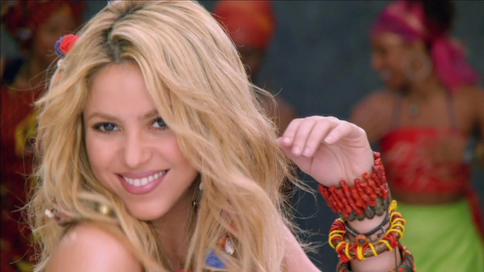 Shakira africa. Shakira 2010 Waka Waka.