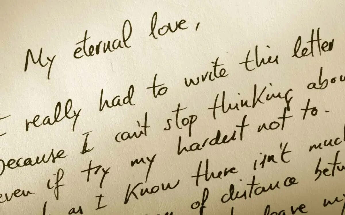 She is going a letter. Любовное письмо на английском. Письмо i Love you. The Love Letter картины. With Love в письме.