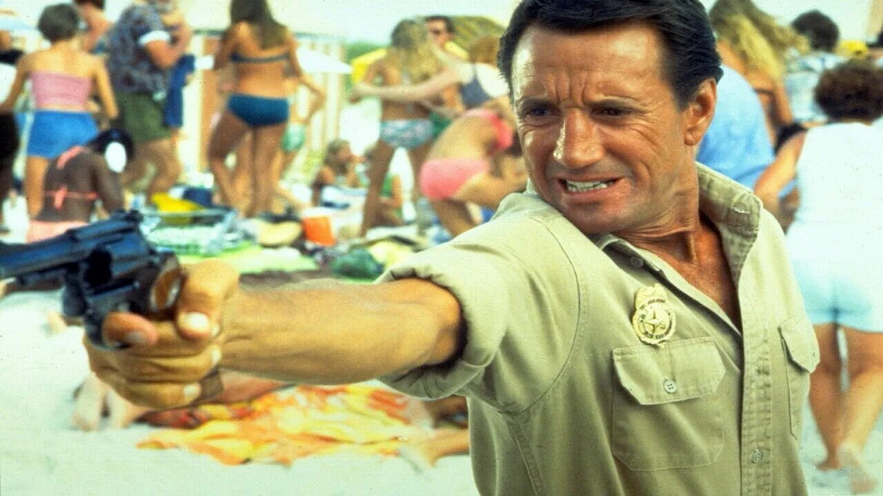 Челюсти 2 1978. Челюсти 2 фильм 1978. рассвет мертвецов фильм 1978. челюсти 2 актеры и роли.