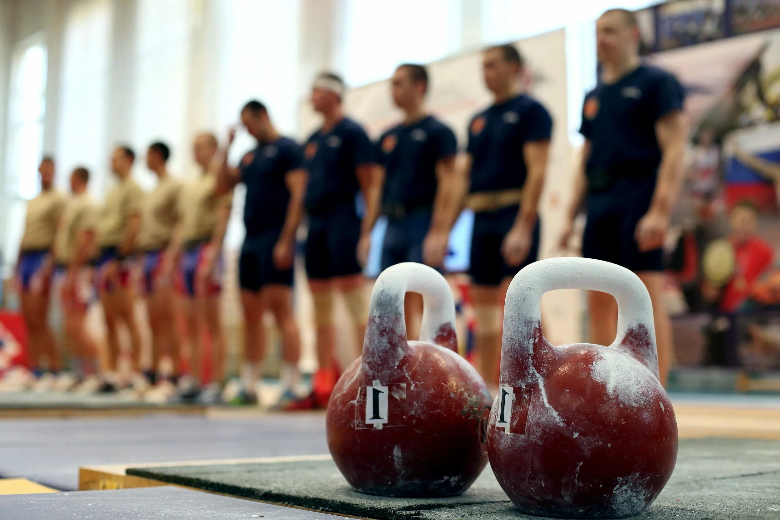 Гиревой спорт челябинск. Гиревой спорт гиревики. Гиревой спорт Чемпионат России. Гири соревнования. Соревнования по гиревому спорту.