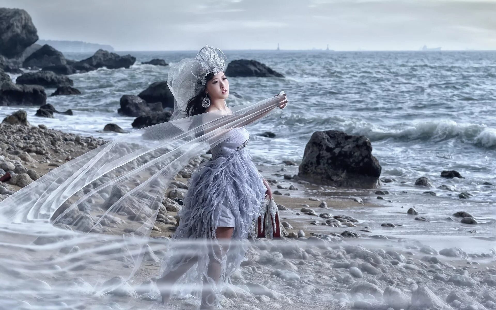 Красивое одиночество. Над окошком месяц есенин. Blue dress depeche mode. Бабье лето женщина. Девушка-море.