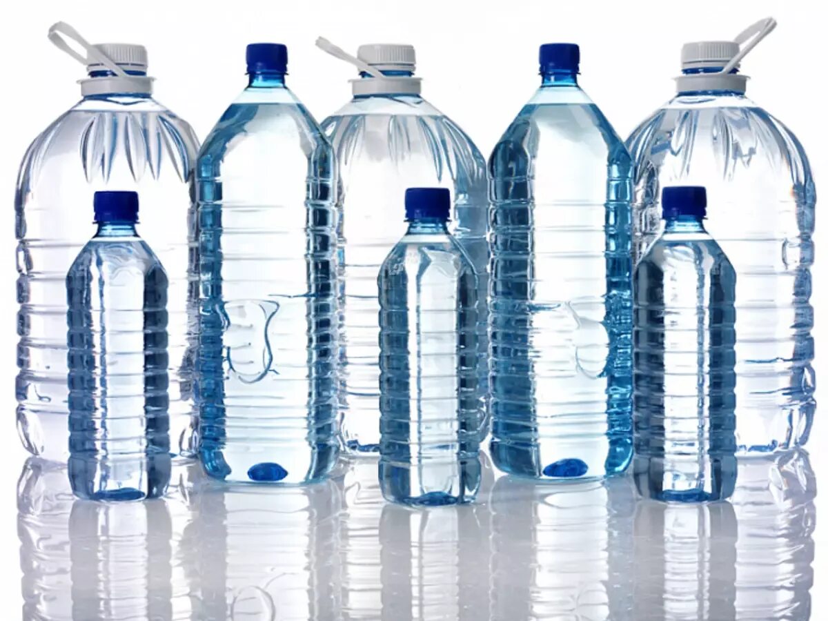 Бутилированная вода. Бутылка для воды. Вода питьевая бутилированная. Вода в бутылях.