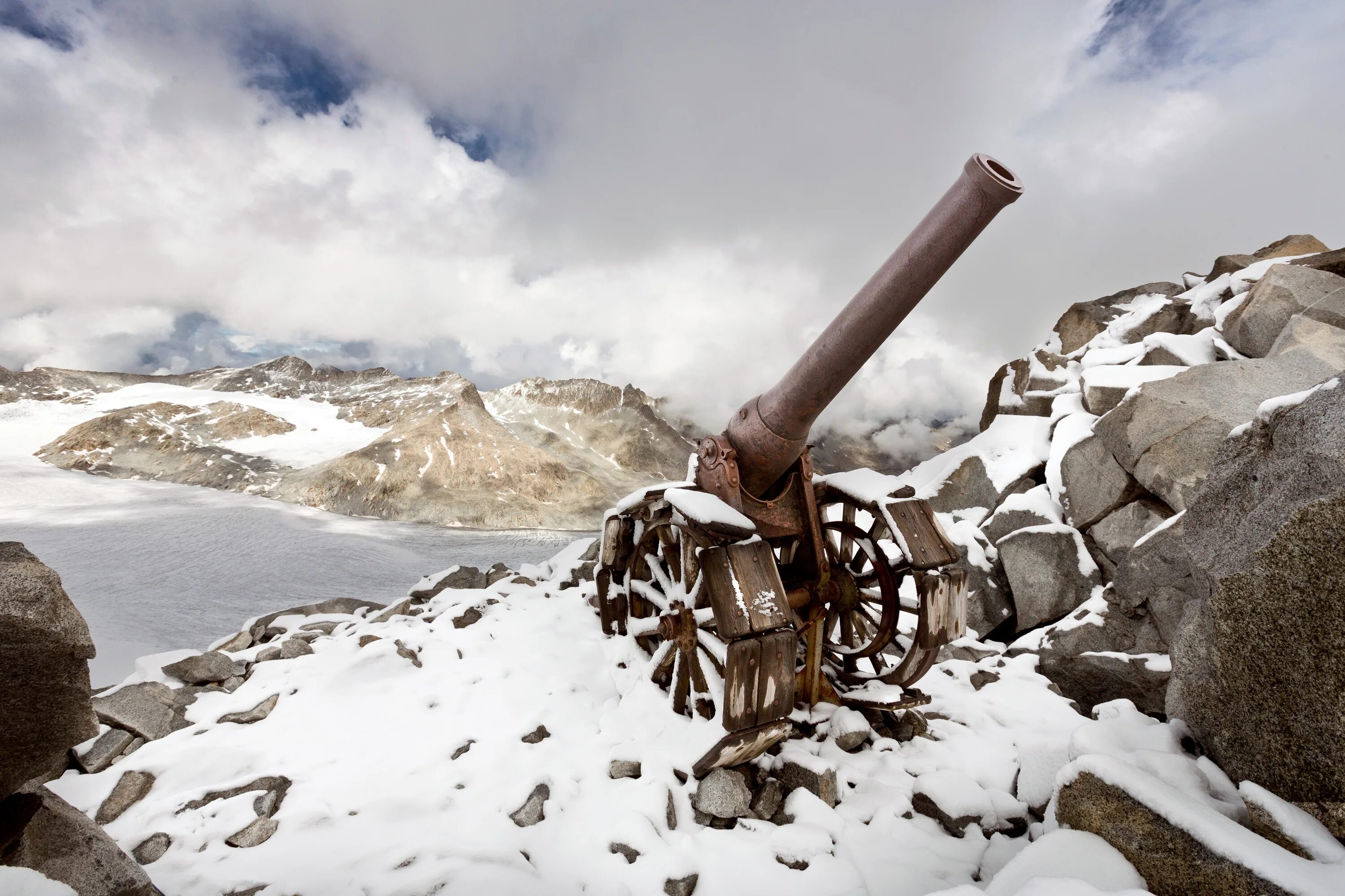 Использовал природные орудия. Останки солдат 1 мировой в Альпах. Находки первой мировой войны в Альпах.