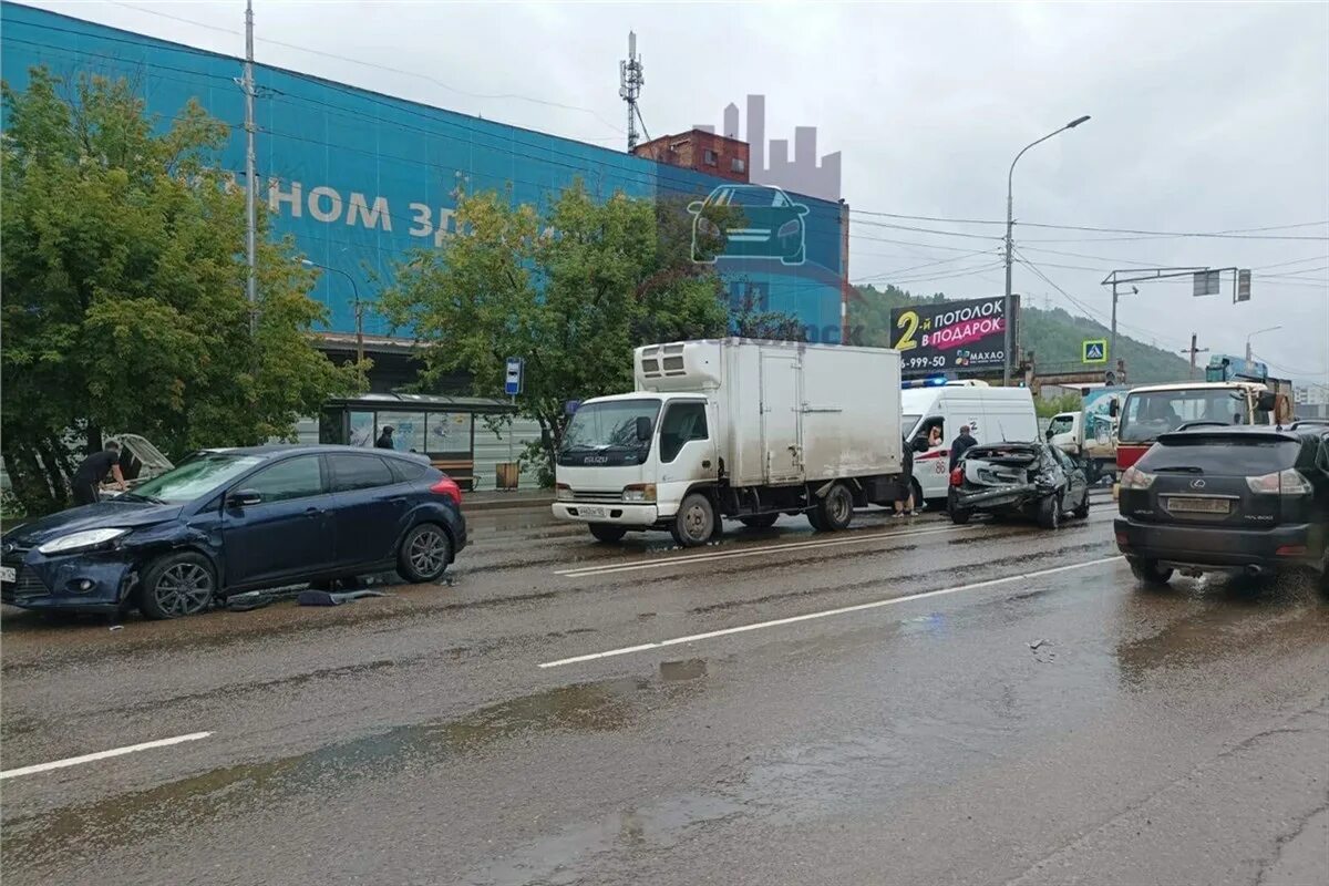 Левый берег что случилось. Авария на Свердловской Красноярск.