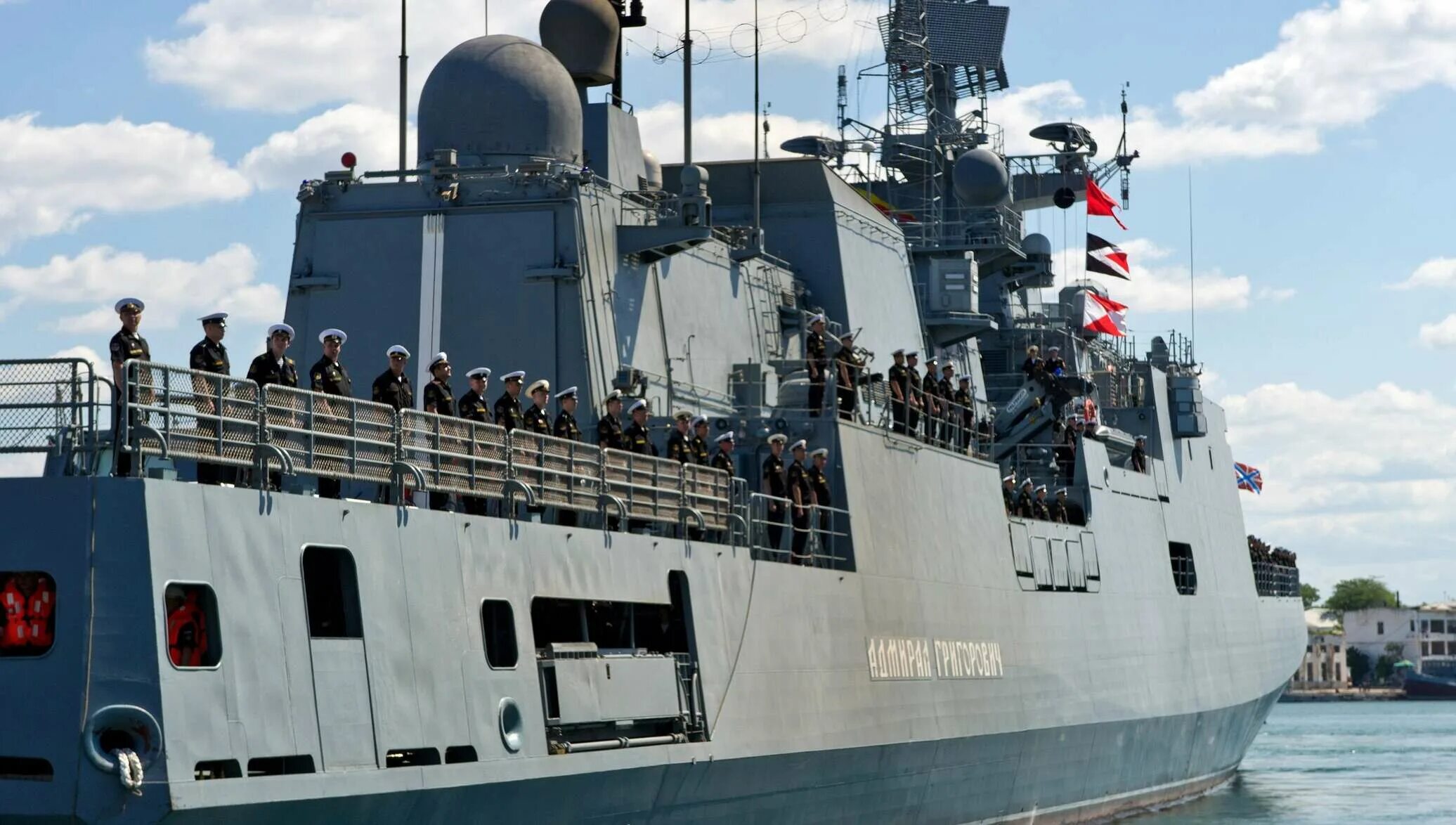 Адмирал григорович сторожевой корабль. Фрегат «адмирал григорович» вооружение. Адмирал григорович сторожевой. Фрегат адмирал григорович. Адмирал григорович сторожевой.