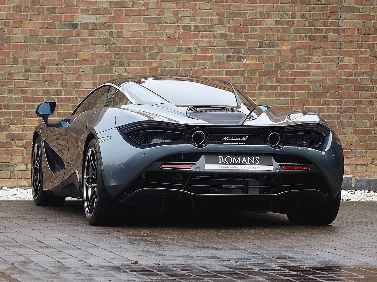 Макларен 720s цена. Макларен 720s. MCLAREN 720s. Макларен 720. Макларен 720s серый.