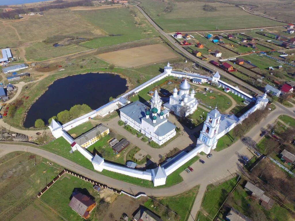 Регистрация в переславле залесском. Никитский монастырь переславль-залесский. никитинский монастырь в переславле-залесском. никитинский мужской монастырь переславль-залесский. никитский родник переславль залесский.