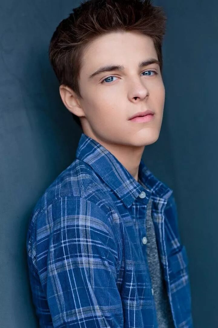 Фогельманис. Corey Fogelmanis. Актер кори Фогельманис. Кори Фогельманис 2021. Подростку дали 15 лет