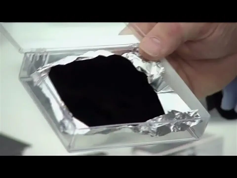 Поставь самый темный. Vantablack. Vantablack краска. Самый черный материал. Vantablack вещество.