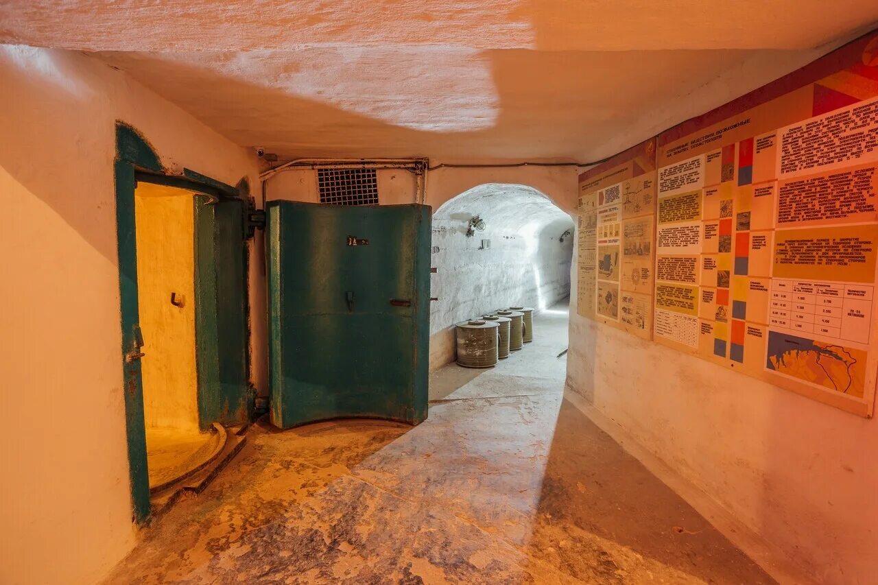 Подземный бункер. Шолданештский бункер. Подземное бомбоубежище. Куб-м защитное сооружение. Бункер бомбоубежище.