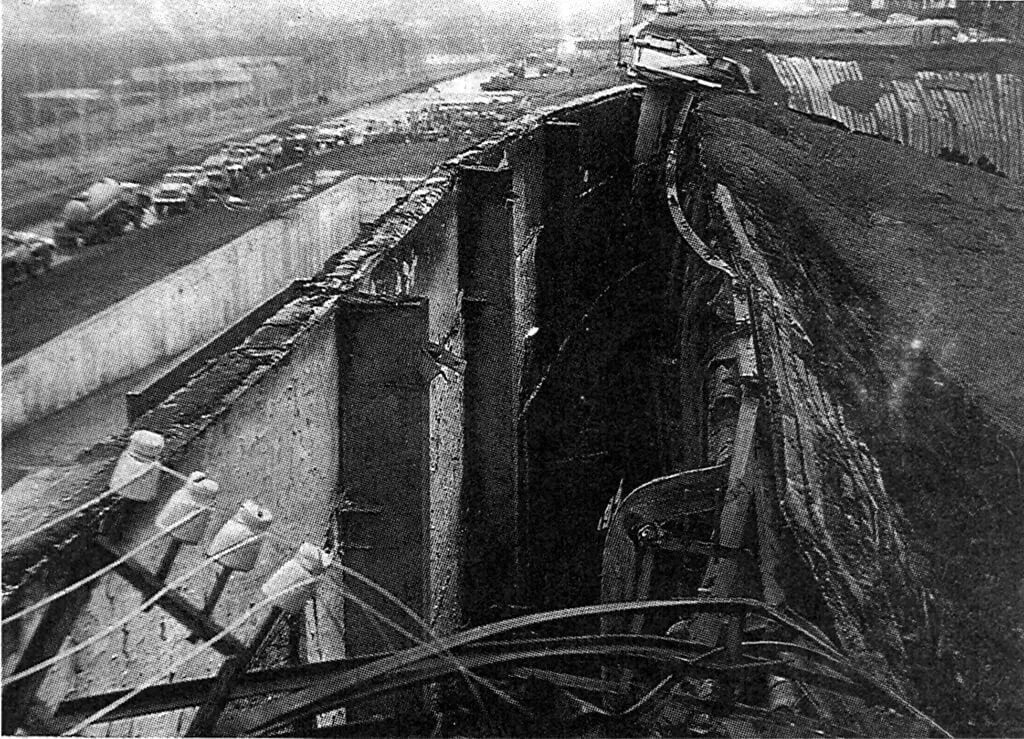 12 февраля 1993 г 4468. Пожар завод двигателей набережные челны. пожар на заводе двигателей камаз 1993. завод камаз в набережных челнах пожар. завод двигателей камаз 1993.