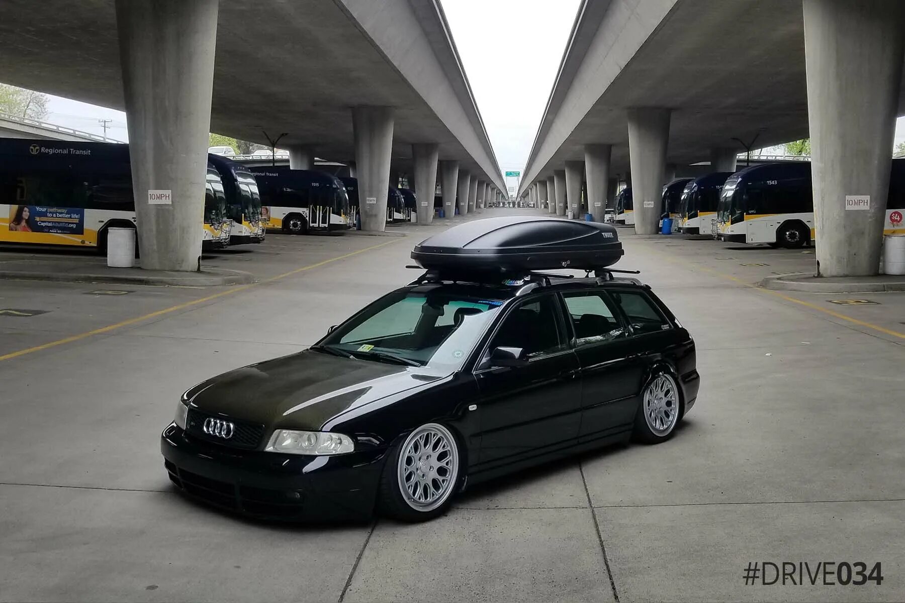 B 5 b2 7. Audi a4 b5 Stanced. Audi a4 b5 универсал стенс. Audi a4 b5 stance. A4 b5 avant хаки.