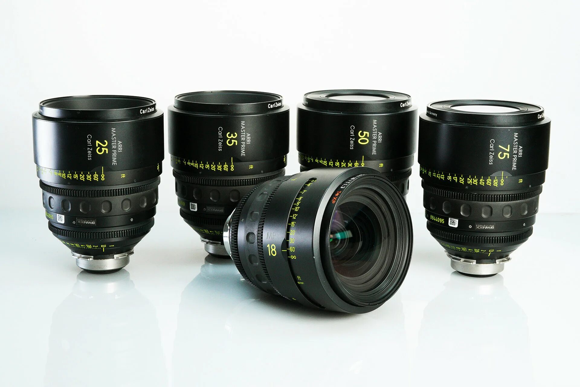 Master prime. Arri Master Prime 18mm. Zeiss Master Prime Lenses. Arri Master Anamorphic t1.9. Zeiss Ultra Prime.