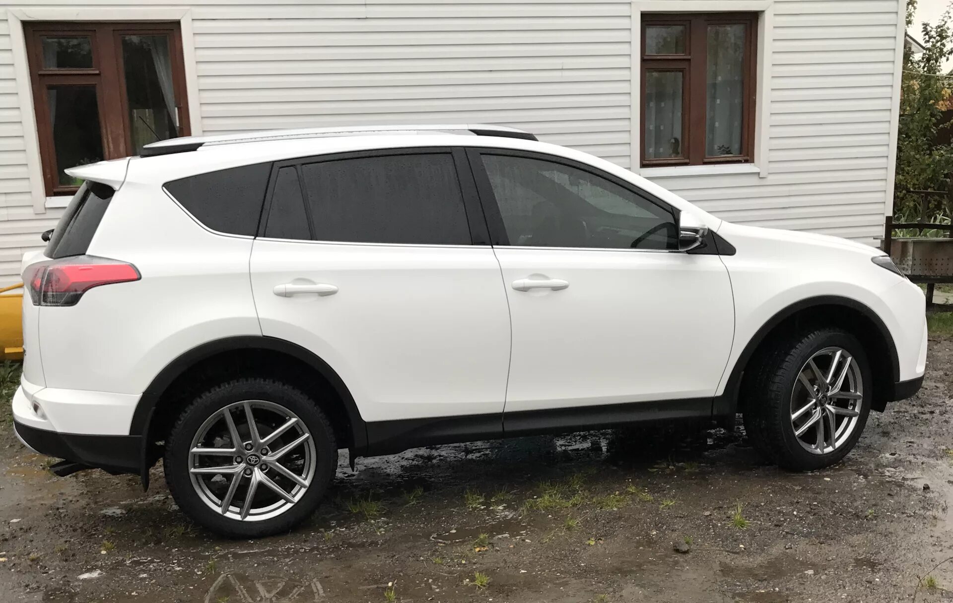 Toyota rav4 r19. Тойота рав 4 2017 диски r19. Toyota rav4 4 235/60 r18. Диски r19 Toyota rav4. Рав 19