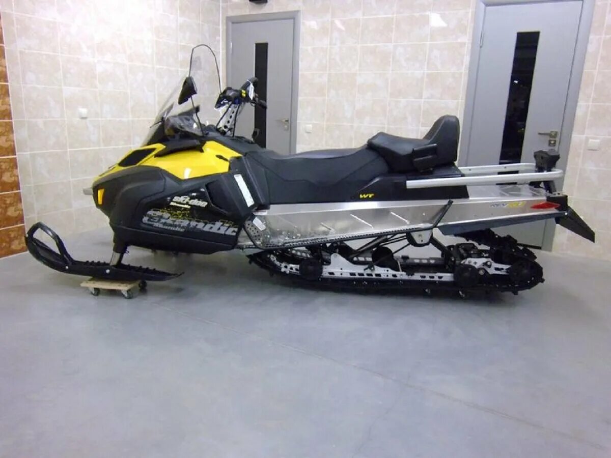 Купить снегоход для охоты. BRP WT 550. Ski Doo Skandic 550. БРП Скандик 550. BRP 550 снегоход.