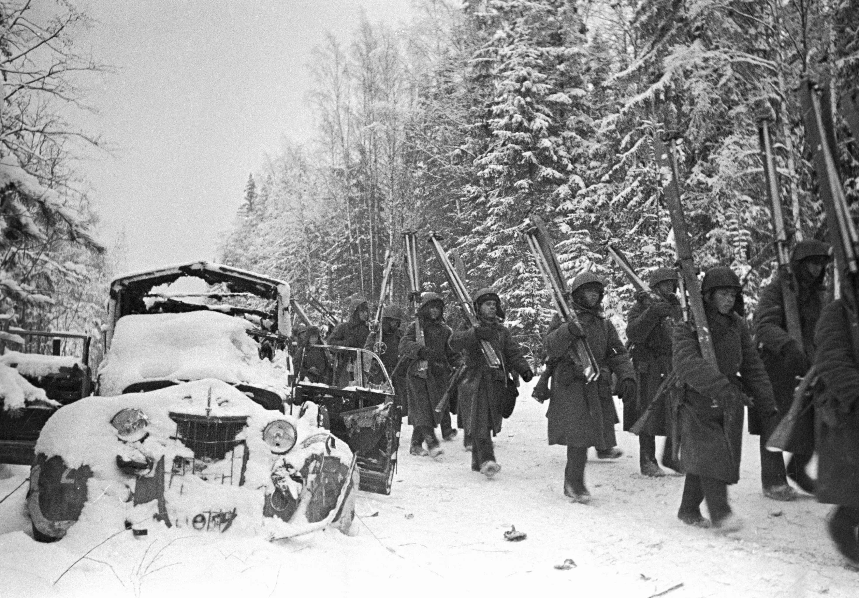 31 декабря 1941. Освобождение Тихвина 1941. Тихвин декабрь 1941. Декабрь 1941 Великой Отечественной.