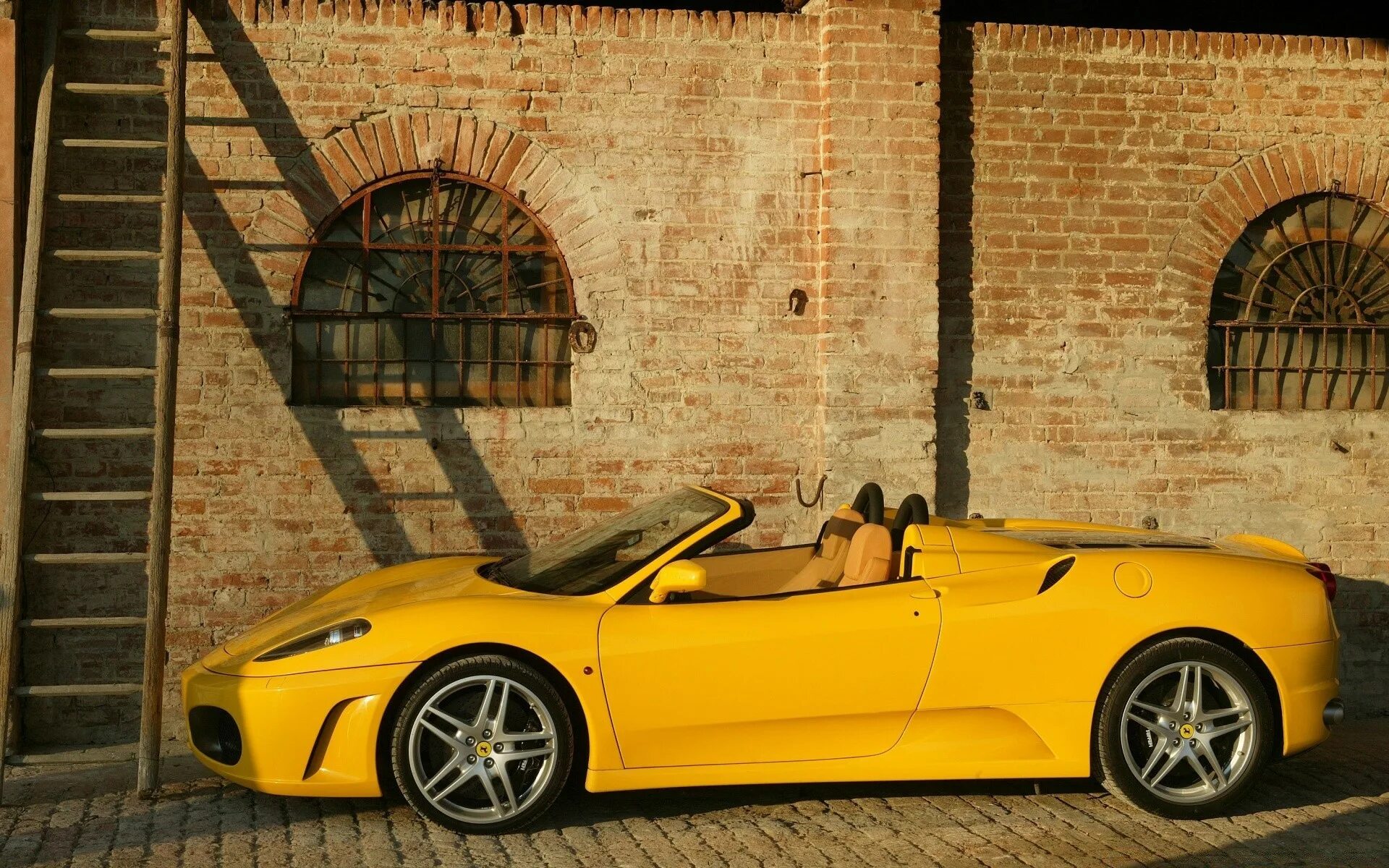 Желтая Феррари f430. Ferrari f430 Spider Yellow. Ferrari f430 Cabrio. F430 Spider жёлтая.