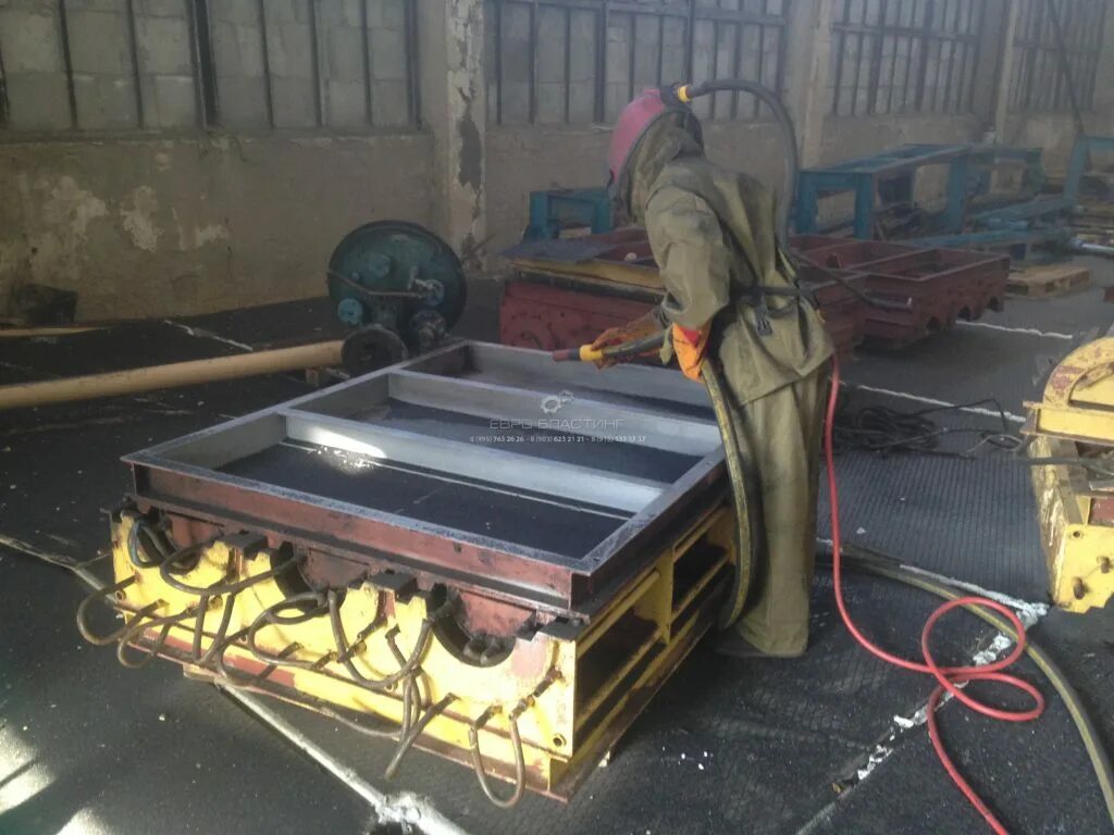 Криогенный бластинг. Очистка паровозных котлов. Клининг промышленных помещений. Оборудование для зачистки резервуаров. Уборка оборудования на производстве.